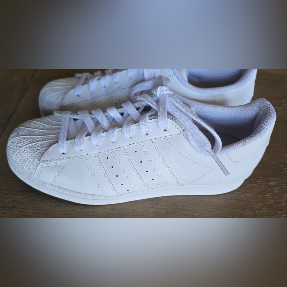 Adidas Superstar Triple White Sneakers Men’s 8 Shell Toe Classic